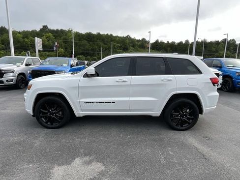 Used 2022 Jeep Grand Cherokee Laredo X AWD/4WD image 6