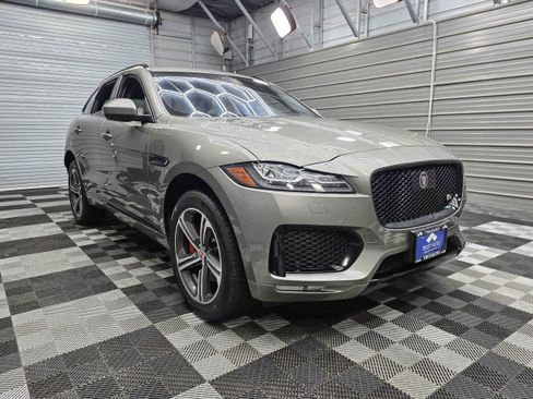 Used 2019 Jaguar F-PACE S AWD/4WD image 4