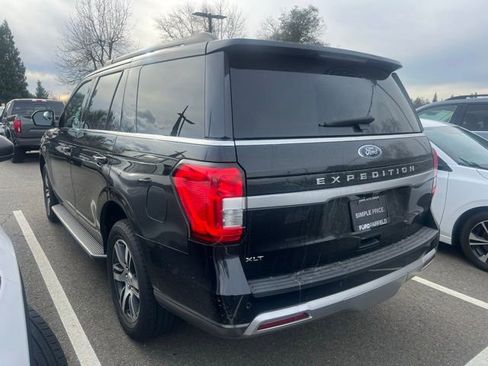 Used 2022 Ford Expedition XLT image 8