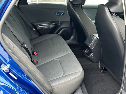 New 2025 Kia K4 LXS image 12