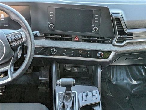 Used 2023 Kia Sportage LX image 12