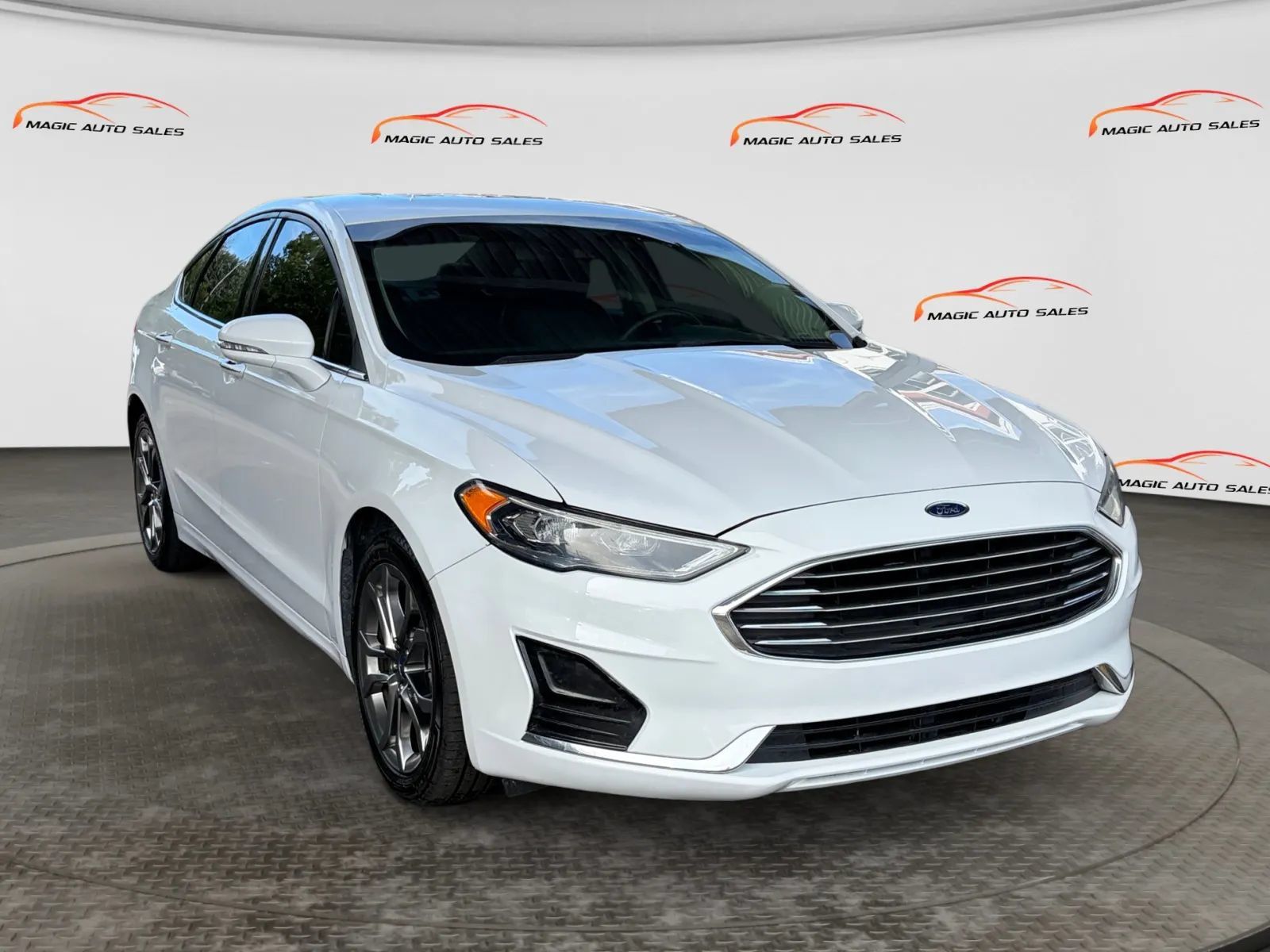 Used 2020 Ford Fusion SEL FWD image 5