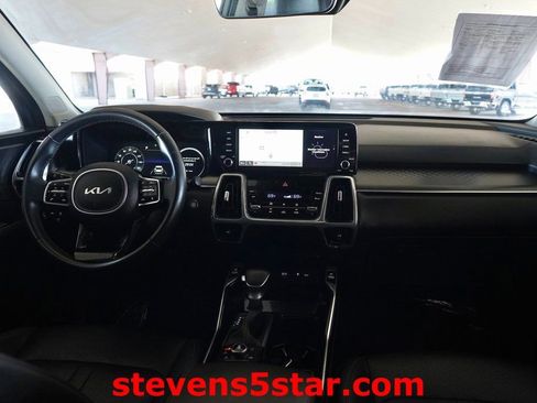Used 2023 Kia Sorento SX image 9