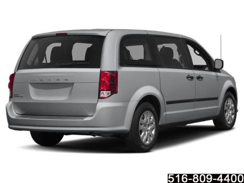 Used 2019 Dodge Grand Caravan GT image 2