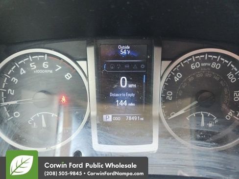 Used 2019 Toyota Tacoma SR5 AWD/4WD image 9
