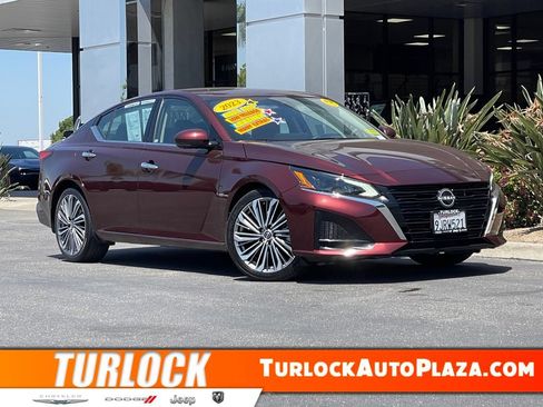 Used 2023 Nissan Altima 2.5 SL FWD image 1