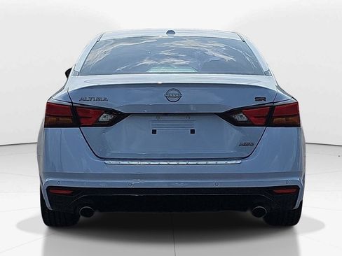 Used 2023 Nissan Altima 2.5 SR w/ SR Premium Package AWD/4WD image 5