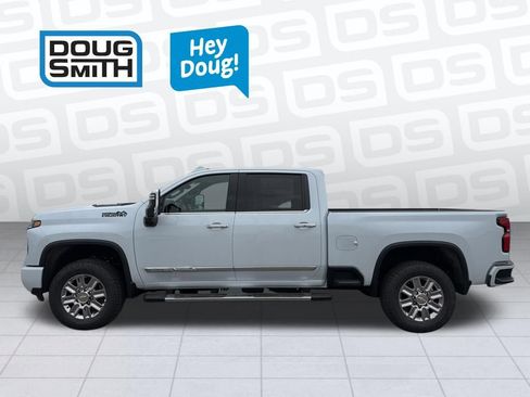 New 2026 Chevrolet Silverado 2500 High Country w/ High Country Premium Package AWD/4WD image 3