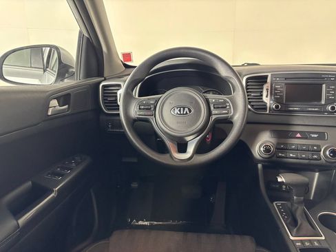 Used 2017 Kia Sportage LX AWD/4WD image 16