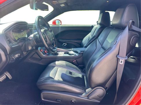 Used 2020 Dodge Challenger SXT w/ Plus Package RWD image 7