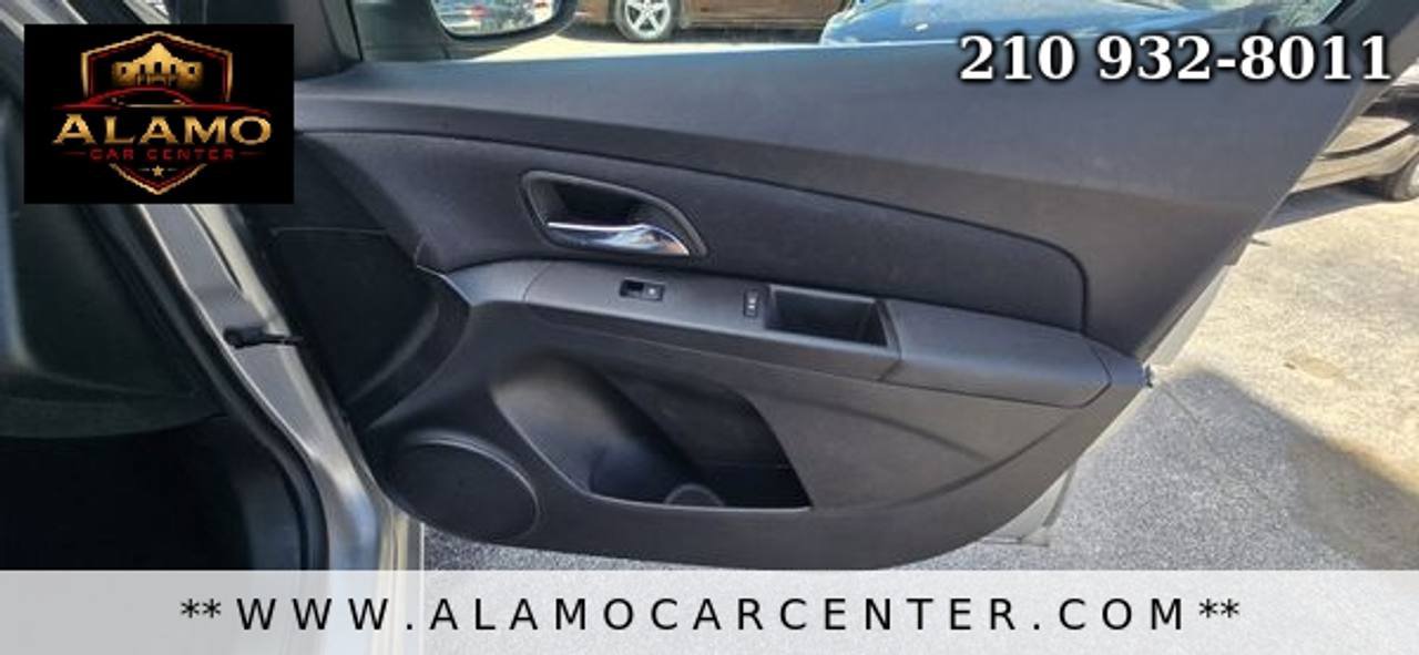 Used 2015 Chevrolet Cruze LT FWD image 18