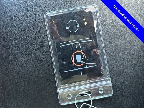 Used 2021 Tesla Model S Plaid image 27