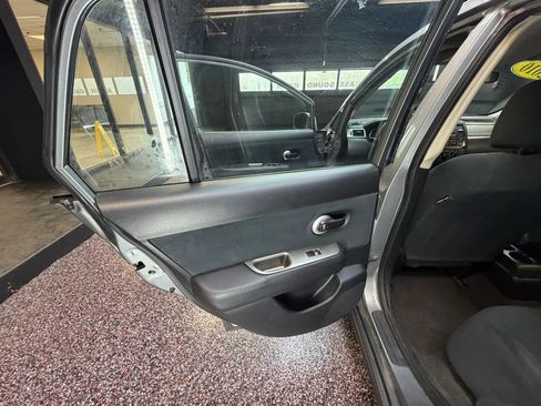 Used 2010 Nissan Versa 1.8 S w/ PWR Plus Pkg FWD image 25