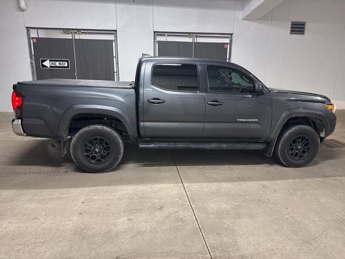 Certified 2021 Toyota Tacoma SR5 image 5