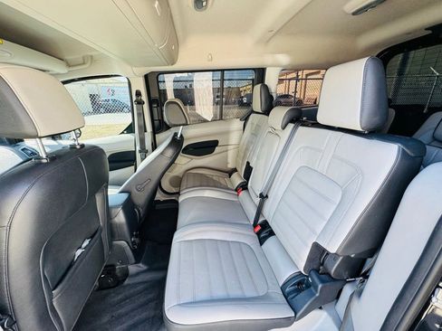 Used 2022 Ford Transit Connect XLT image 12
