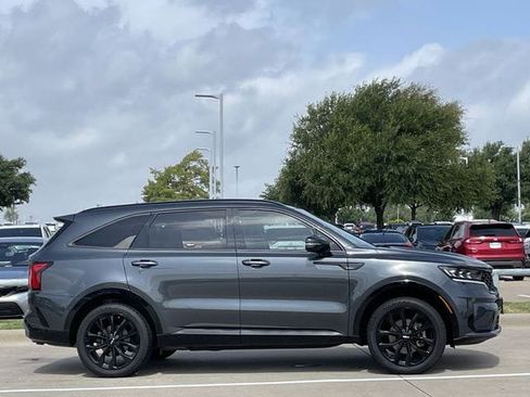 Used 2023 Kia Sorento SX AWD/4WD image 3