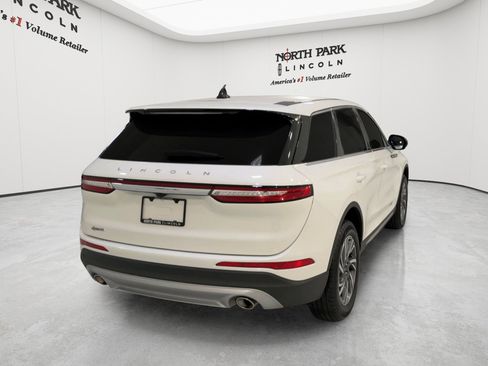 New 2026 Lincoln Corsair Premiere FWD image 9