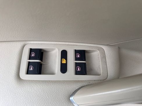 Used 2018 Volkswagen Passat 2.0T SE image 6