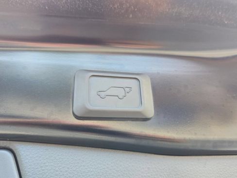 Used 2025 Toyota RAV4 SE AWD/4WD image 17