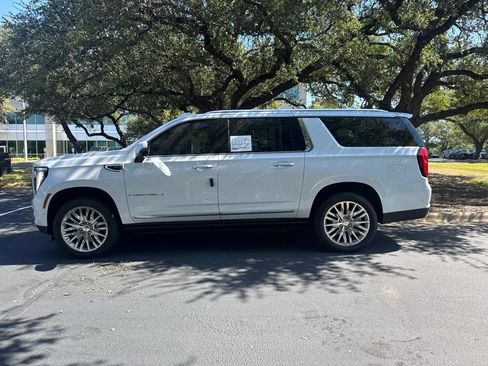 New 2026 GMC Yukon XL Denali w/ Sun & Power Step Package AWD/4WD image 5