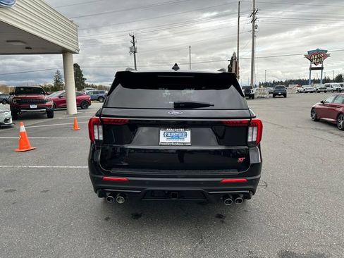 Used 2025 Ford Explorer ST AWD/4WD image 4