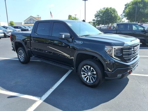 Certified 2022 GMC Sierra 1500 AT4 w/ AT4 Premium Package AWD/4WD image 3