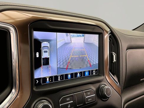 Used 2021 Chevrolet Silverado 1500 High Country w/ Technology Package AWD/4WD image 22
