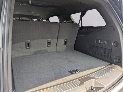 New 2025 Chevrolet Suburban Premier image 13