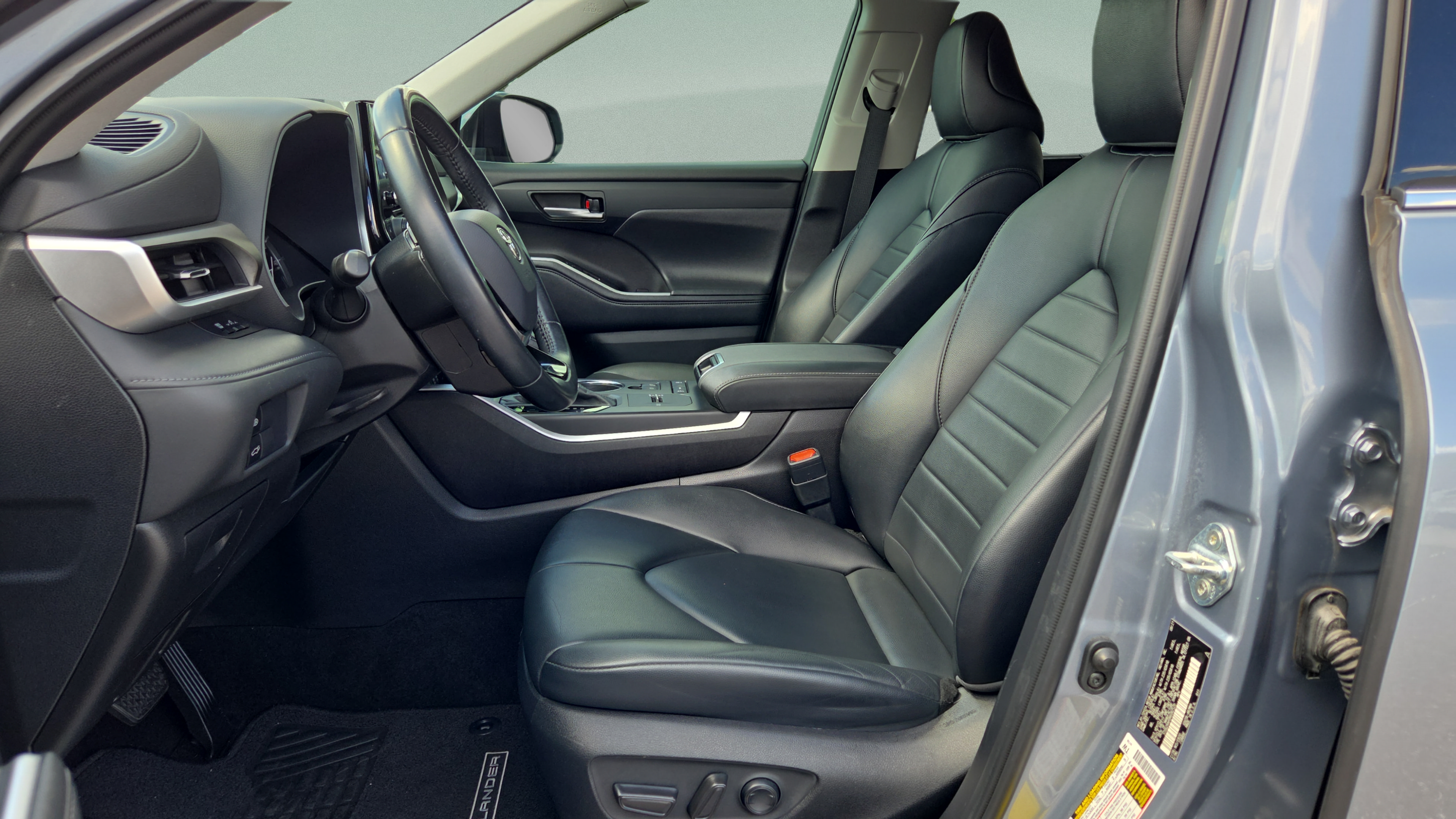 Certified 2021 Toyota Highlander XLE FWD image 11