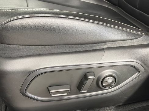 Used 2023 Jeep Grand Cherokee Limited w/ Black Appearance Package AWD/4WD image 26