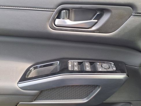 New 2026 Nissan Pathfinder SL AWD/4WD image 15