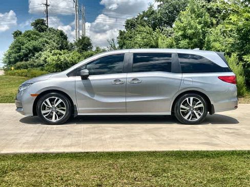 Used 2023 Honda Odyssey Touring image 4