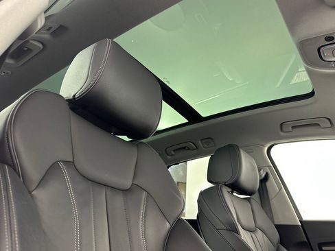 Used 2023 Audi Q5 e Premium Plus w/ Premium Plus Package image 16