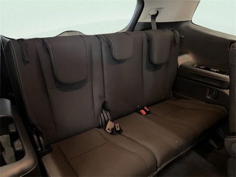 Used 2024 Subaru Ascent Premium w/ Convenience Package image 11
