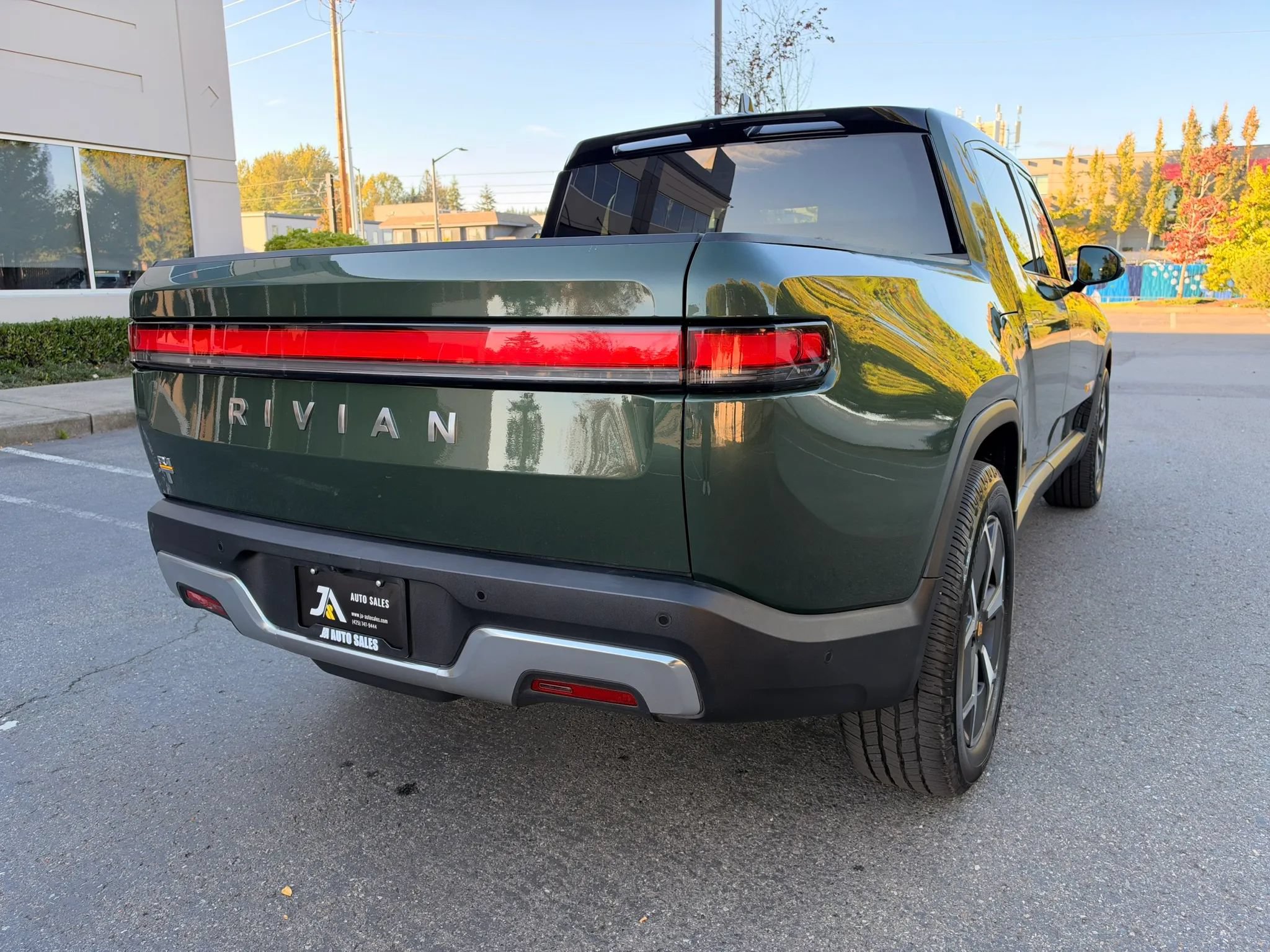 Used 2022 Rivian R1T Adventure AWD/4WD image 13