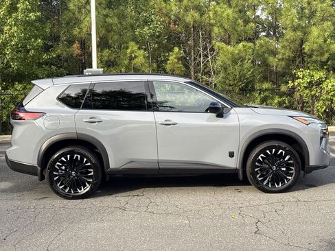 Used 2026 Nissan Rogue Dark Armor FWD image 8