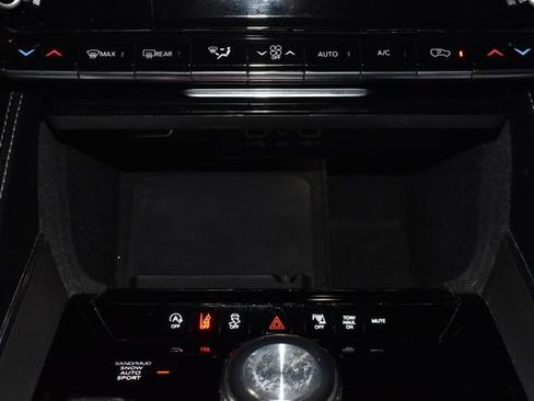 Used 2024 Jeep Wagoneer Series II image 19