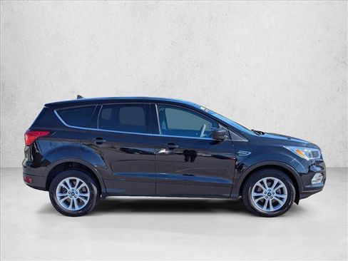 Used 2019 Ford Escape SE image 4