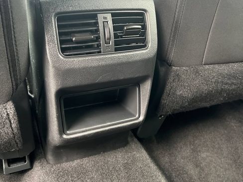 Used 2024 Nissan Rogue S AWD/4WD image 18