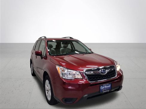 Used 2016 Subaru Forester 2.5i Premium w/ All-Weather Package AWD/4WD image 4