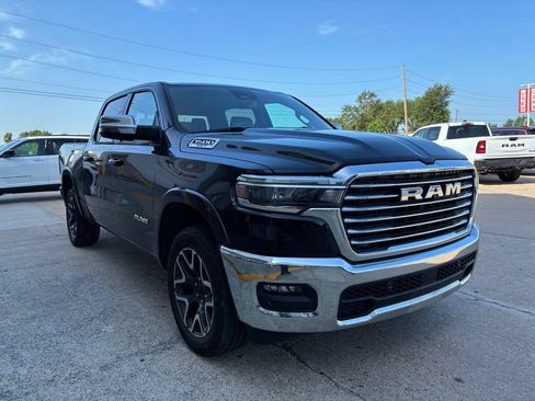 Used 2025 RAM 1500 Laramie AWD/4WD image 5