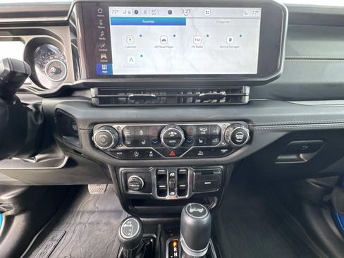 Used 2024 Jeep Wrangler Sahara image 25