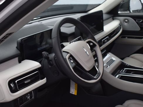 New 2026 Lincoln Aviator Reserve image 5