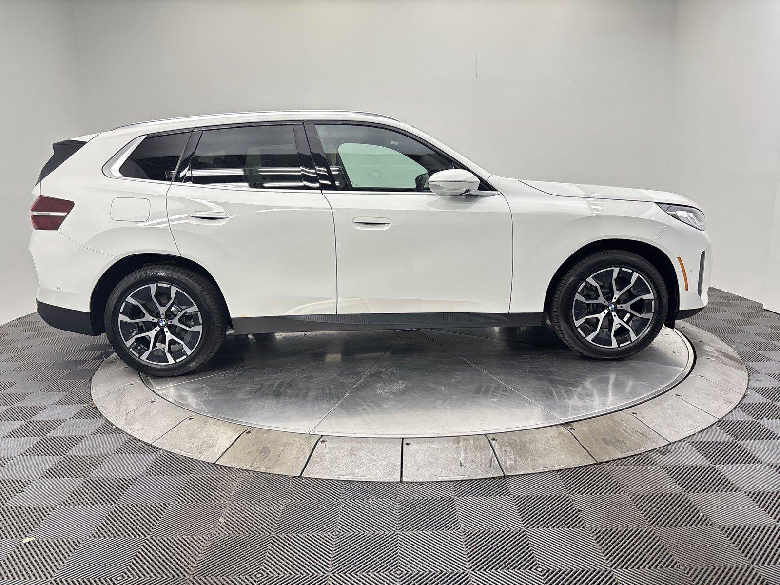 New 2026 BMW X3 xDrive30i w/ Convenience Package AWD/4WD image 17