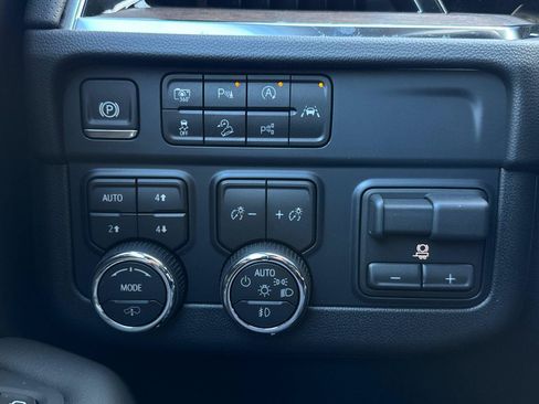 New 2026 Chevrolet Tahoe High Country AWD/4WD image 35