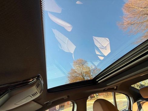 Used 2019 BMW 330i xDrive Sedan w/ Convenience Package image 14