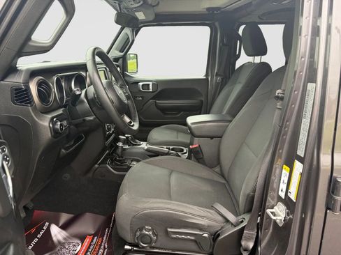 Used 2019 Jeep Wrangler Unlimited Sport S AWD/4WD image 12