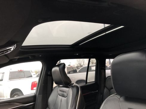 Used 2022 Jeep Grand Cherokee Overland w/ Adv Protech Group III image 13