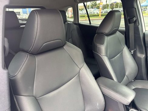 Used 2024 Toyota Corolla Cross XLE w/ Convenience Package FWD image 26