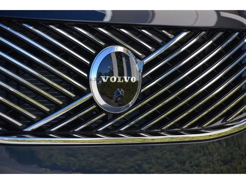 New 2026 Volvo XC90 B6 Plus w/ Protection Package Premier image 11